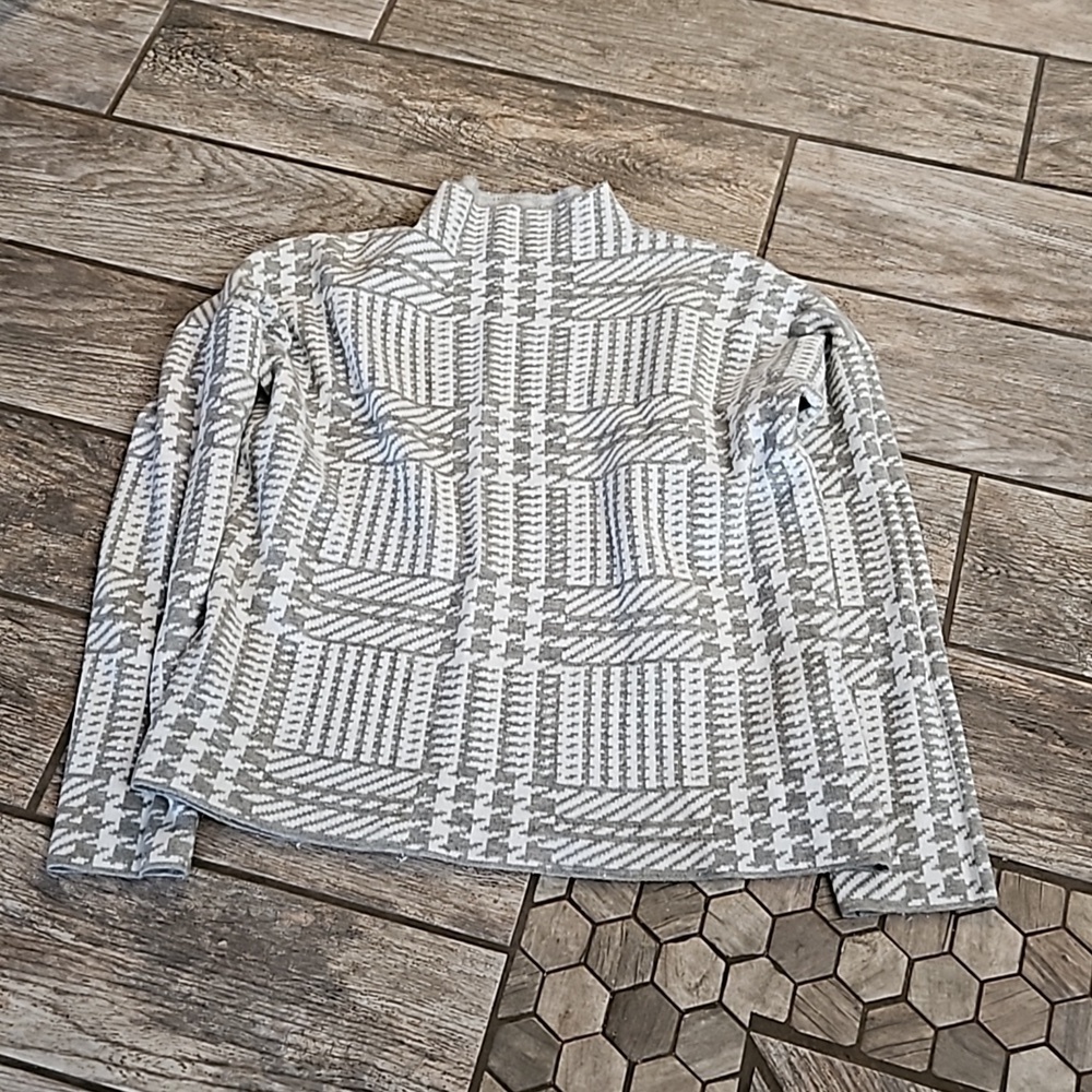 Max Studio Mock Neck Sweater Size Medium
